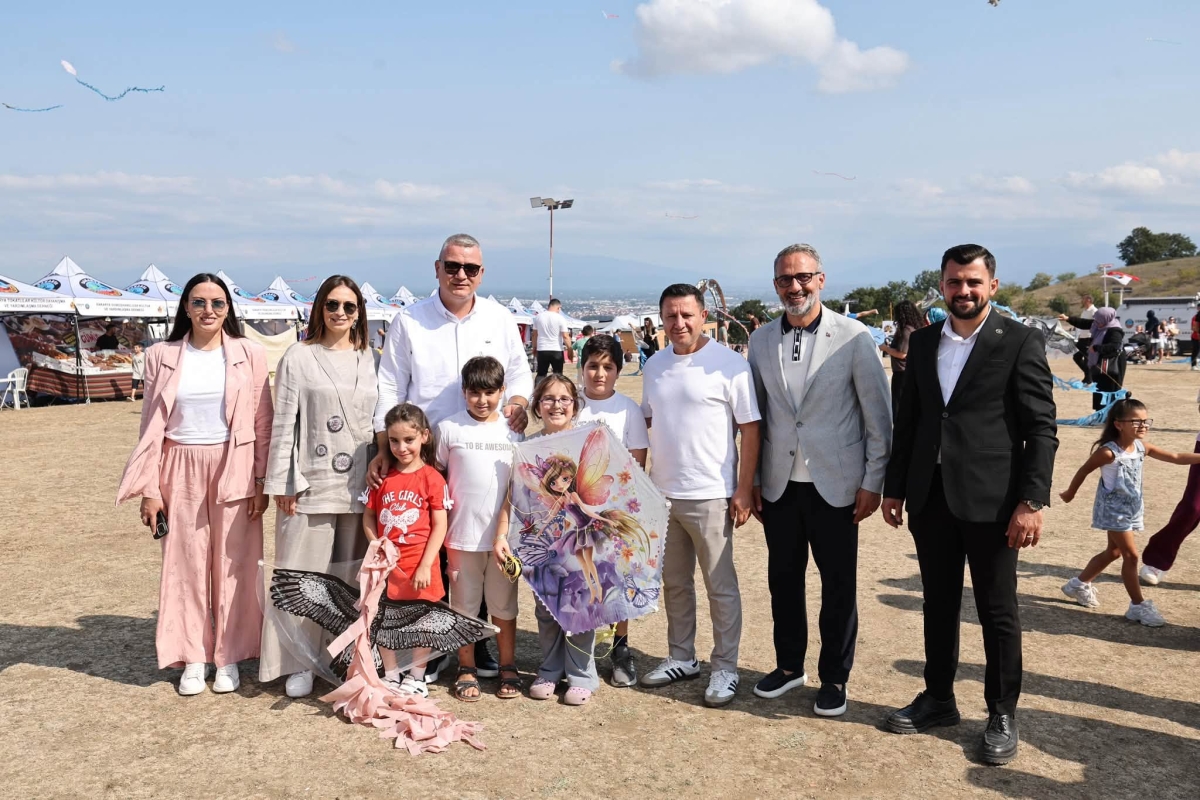 Serdivan Belediyesi tarafından bu yıl ikincisi düzenlenen geleneksel Serdivan İncir Festivali, Kırantepe'de (Paraşüt Tepe) görkemli bir törenle başladı. 4-5-6 Eylül tarihleri arasında müzik, eğlence ve kültürel buluşmalar..