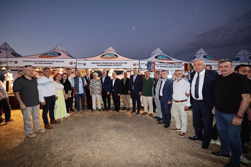 Serdivan Belediyesi tarafından bu yıl ikincisi düzenlenen geleneksel Serdivan İncir Festivali, Kırantepe'de (Paraşüt Tepe) görkemli bir törenle başladı. 4-5-6 Eylül tarihleri arasında müzik, eğlence ve kültürel buluşmalar..