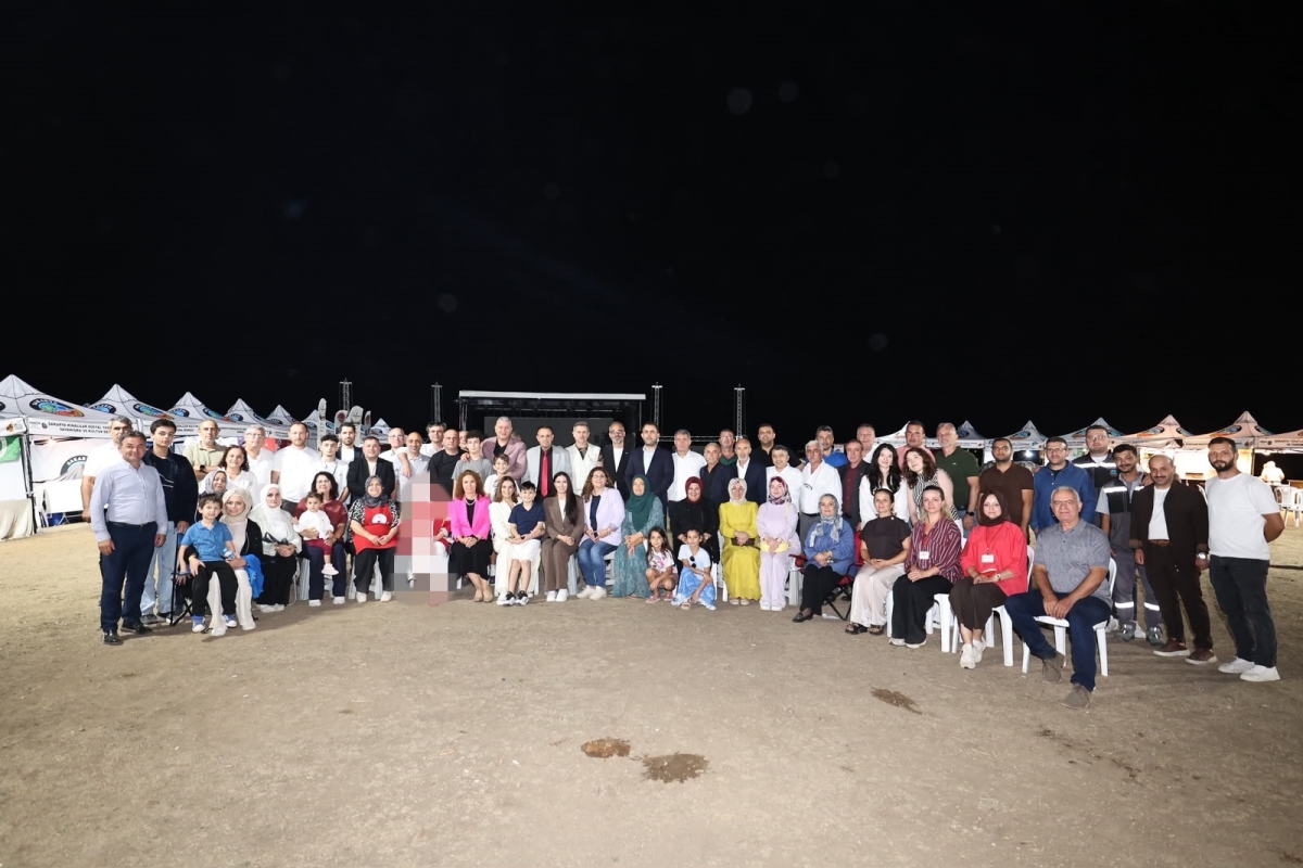 Serdivan Belediyesi tarafından bu yıl ikincisi düzenlenen geleneksel Serdivan İncir Festivali, Kırantepe'de (Paraşüt Tepe) görkemli bir törenle başladı. 4-5-6 Eylül tarihleri arasında müzik, eğlence ve kültürel buluşmalar..