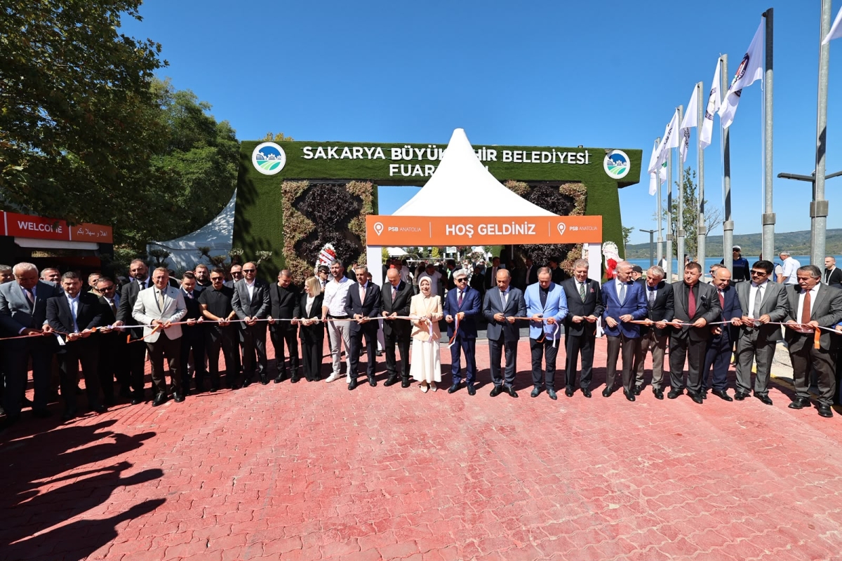 Sakarya’yı peyzaj, süs bitkiciliği ve bahçe sanatları alanında uluslararası bir marka haline getiren PSB Anatolia Fuarı, Sapanca Kırkpınar’da 9’ncu kez görkemli bir törenle kapılarını açtı.