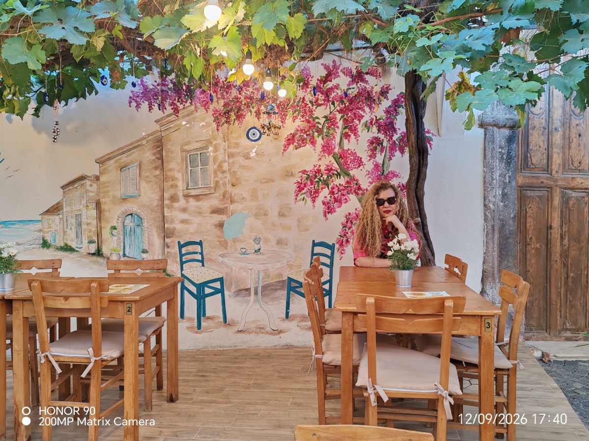 Fısıltı Haberleri ekibi olarak bu kez gezi rotamızı tarih, sanat ve gastronomi merkezi olan; eski adıyla Yeniçarohori (Yeniçeri Evi), bugünkü adıyla ise Küçükköy’e çevirdik. İŞTE GÜNÜN ÖNE ÇIKAN FOTOĞRAF KARELERİ