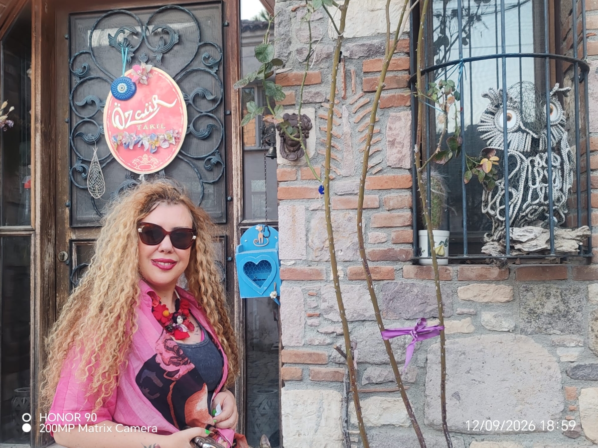 Fısıltı Haberleri ekibi olarak bu kez gezi rotamızı tarih, sanat ve gastronomi merkezi olan; eski adıyla Yeniçarohori (Yeniçeri Evi), bugünkü adıyla ise Küçükköy’e çevirdik. İŞTE GÜNÜN ÖNE ÇIKAN FOTOĞRAF KARELERİ