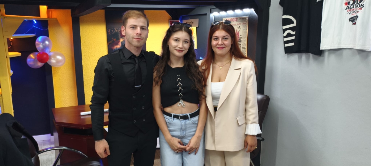 Sakarya iş, siyaset ve basın dünyasını buluşturan görkemli bir açılışa sahne olan İmza Ajans’ın kurucularından İlyas Emirhan Okşil, törene damga vuran sürpriz bir kararla Yeni Parti’ye katıldı. Başarılı siyasetçi Nalan Yedekç