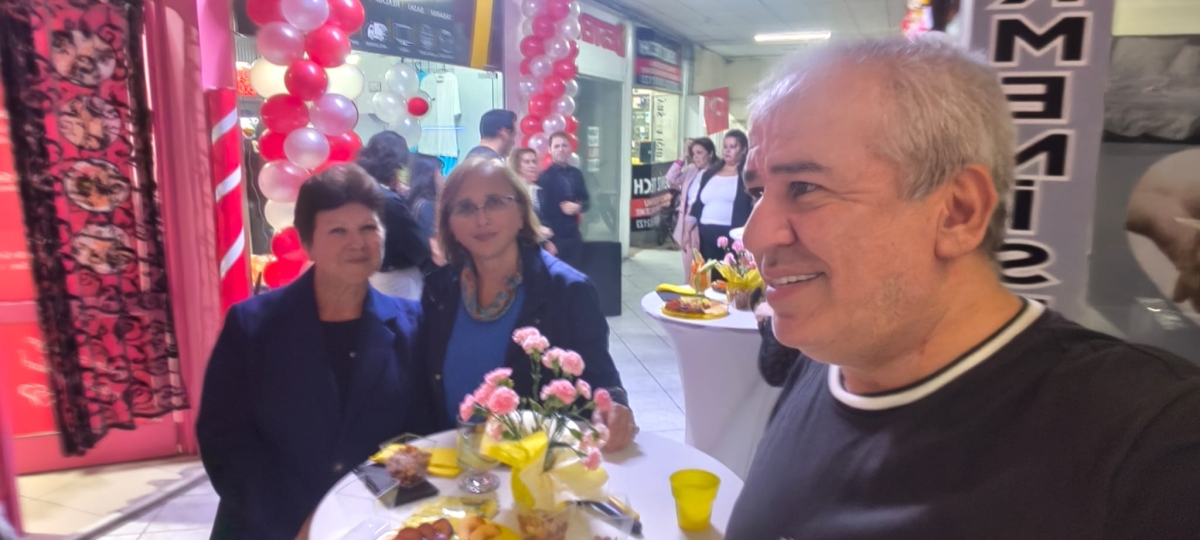 Sakarya iş, siyaset ve basın dünyasını buluşturan görkemli bir açılışa sahne olan İmza Ajans’ın kurucularından İlyas Emirhan Okşil, törene damga vuran sürpriz bir kararla Yeni Parti’ye katıldı. Başarılı siyasetçi Nalan Yedekç