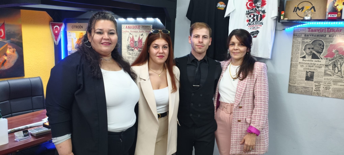 Sakarya iş, siyaset ve basın dünyasını buluşturan görkemli bir açılışa sahne olan İmza Ajans’ın kurucularından İlyas Emirhan Okşil, törene damga vuran sürpriz bir kararla Yeni Parti’ye katıldı. Başarılı siyasetçi Nalan Yedekç