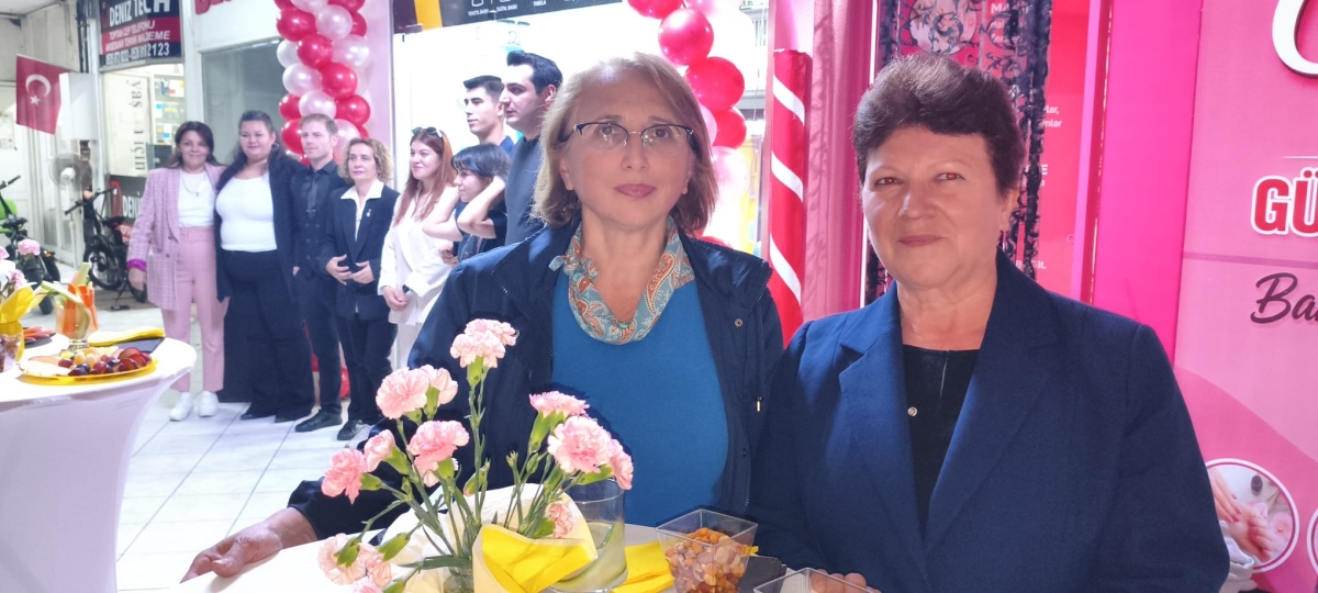 Sakarya iş, siyaset ve basın dünyasını buluşturan görkemli bir açılışa sahne olan İmza Ajans’ın kurucularından İlyas Emirhan Okşil, törene damga vuran sürpriz bir kararla Yeni Parti’ye katıldı. Başarılı siyasetçi Nalan Yedekç