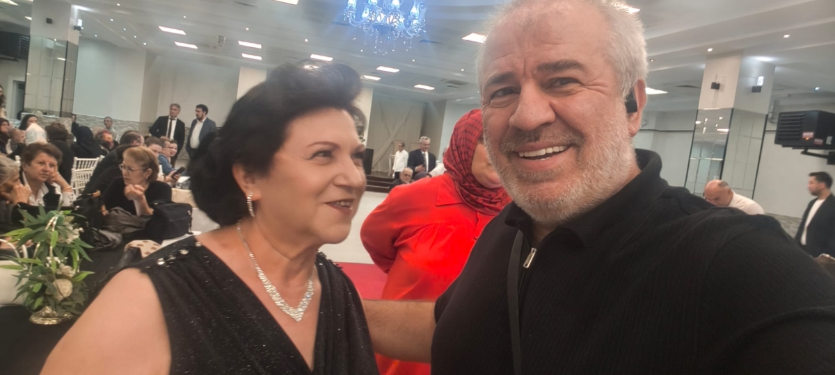 Mutluluğa İmzayı Attılar: Edanur & Kadir Enes Evlendi! SAÇSED Sakarya Sağlık Çalışanları ve Emeklileri Derneği Başkanı Mahmure Çolak’ın biricik oğlu Kadir Enes ile Edanur, Sakarya’da düzenlenen görkemli bir nikah töreniyle ha