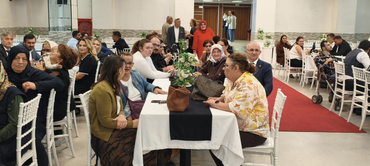 Mutluluğa İmzayı Attılar: Edanur & Kadir Enes Evlendi! SAÇSED Sakarya Sağlık Çalışanları ve Emeklileri Derneği Başkanı Mahmure Çolak’ın biricik oğlu Kadir Enes ile Edanur, Sakarya’da düzenlenen görkemli bir nikah töreniyle ha