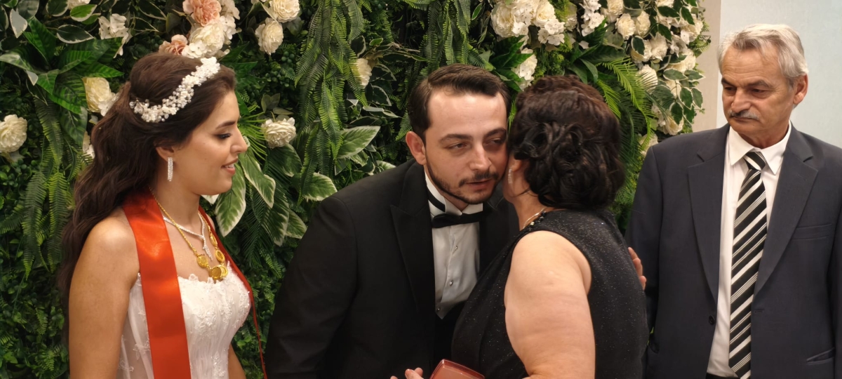 Mutluluğa İmzayı Attılar: Edanur & Kadir Enes Evlendi! SAÇSED Sakarya Sağlık Çalışanları ve Emeklileri Derneği Başkanı Mahmure Çolak’ın biricik oğlu Kadir Enes ile Edanur, Sakarya’da düzenlenen görkemli bir nikah töreniyle ha