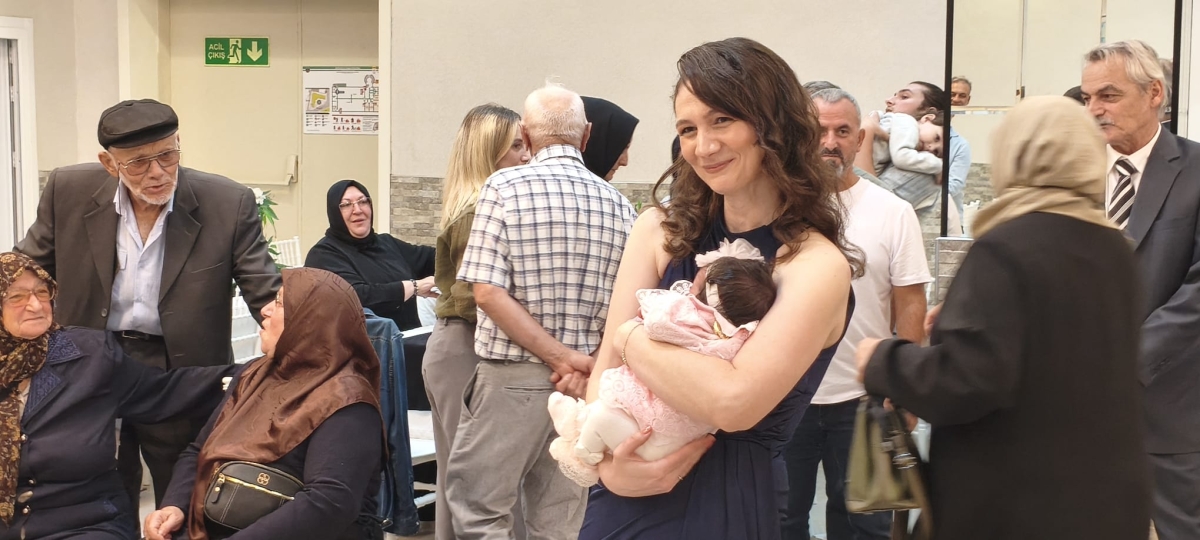 Mutluluğa İmzayı Attılar: Edanur & Kadir Enes Evlendi! SAÇSED Sakarya Sağlık Çalışanları ve Emeklileri Derneği Başkanı Mahmure Çolak’ın biricik oğlu Kadir Enes ile Edanur, Sakarya’da düzenlenen görkemli bir nikah töreniyle ha