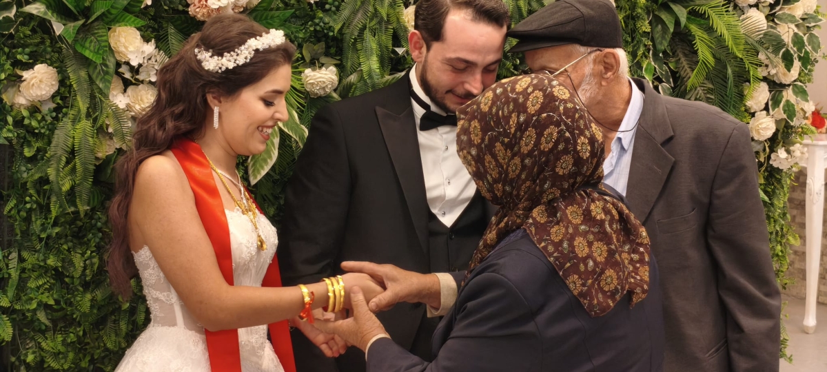 Mutluluğa İmzayı Attılar: Edanur & Kadir Enes Evlendi! SAÇSED Sakarya Sağlık Çalışanları ve Emeklileri Derneği Başkanı Mahmure Çolak’ın biricik oğlu Kadir Enes ile Edanur, Sakarya’da düzenlenen görkemli bir nikah töreniyle ha