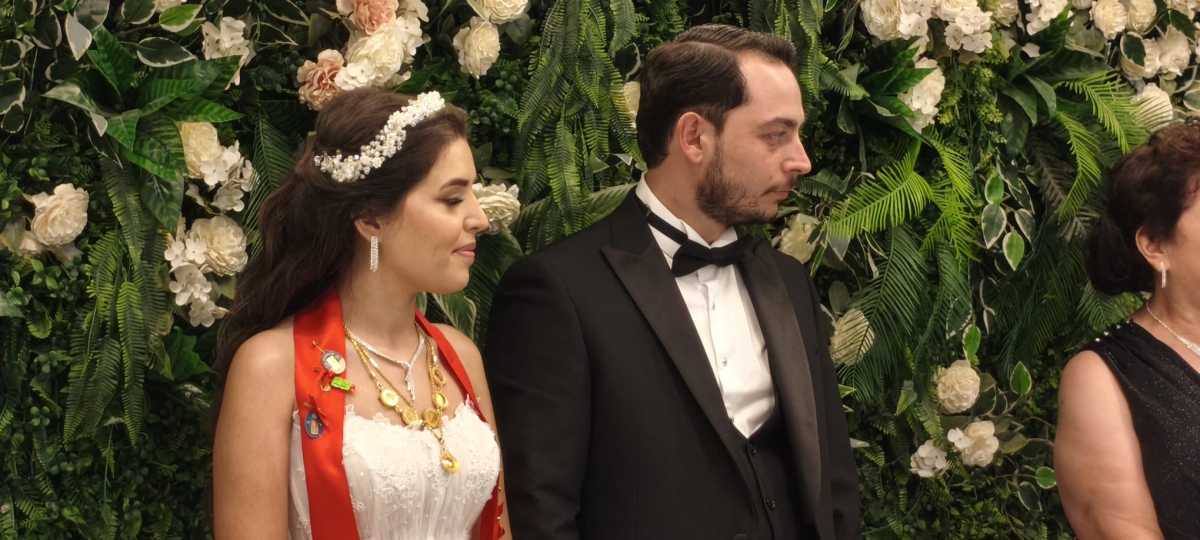 Mutluluğa İmzayı Attılar: Edanur & Kadir Enes Evlendi! SAÇSED Sakarya Sağlık Çalışanları ve Emeklileri Derneği Başkanı Mahmure Çolak’ın biricik oğlu Kadir Enes ile Edanur, Sakarya’da düzenlenen görkemli bir nikah töreniyle ha