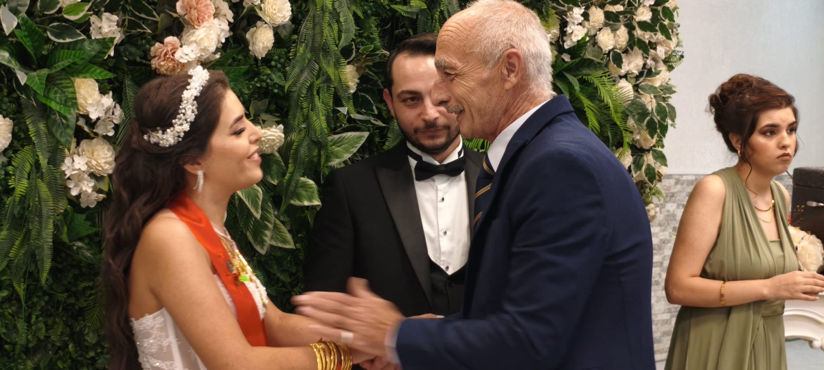 Mutluluğa İmzayı Attılar: Edanur & Kadir Enes Evlendi! SAÇSED Sakarya Sağlık Çalışanları ve Emeklileri Derneği Başkanı Mahmure Çolak’ın biricik oğlu Kadir Enes ile Edanur, Sakarya’da düzenlenen görkemli bir nikah töreniyle ha
