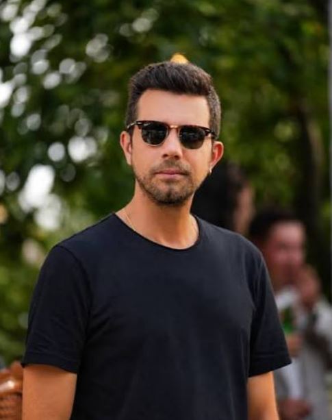 MODANIN VE KÜLTÜRÜN BAŞKENTİ BEYPAZARI, BÜYÜK YANKI UYANDIRAN ÖZEL BİR ÇEKİME EV SAHİPLİĞİ YAPTI Joker Ajans’ın başarılı fotoğraf sanatçısı Melih Topaloğlu’nun Beypazarı’nda moda ve sokak kültürünü harmanladığı çarpıcı kare