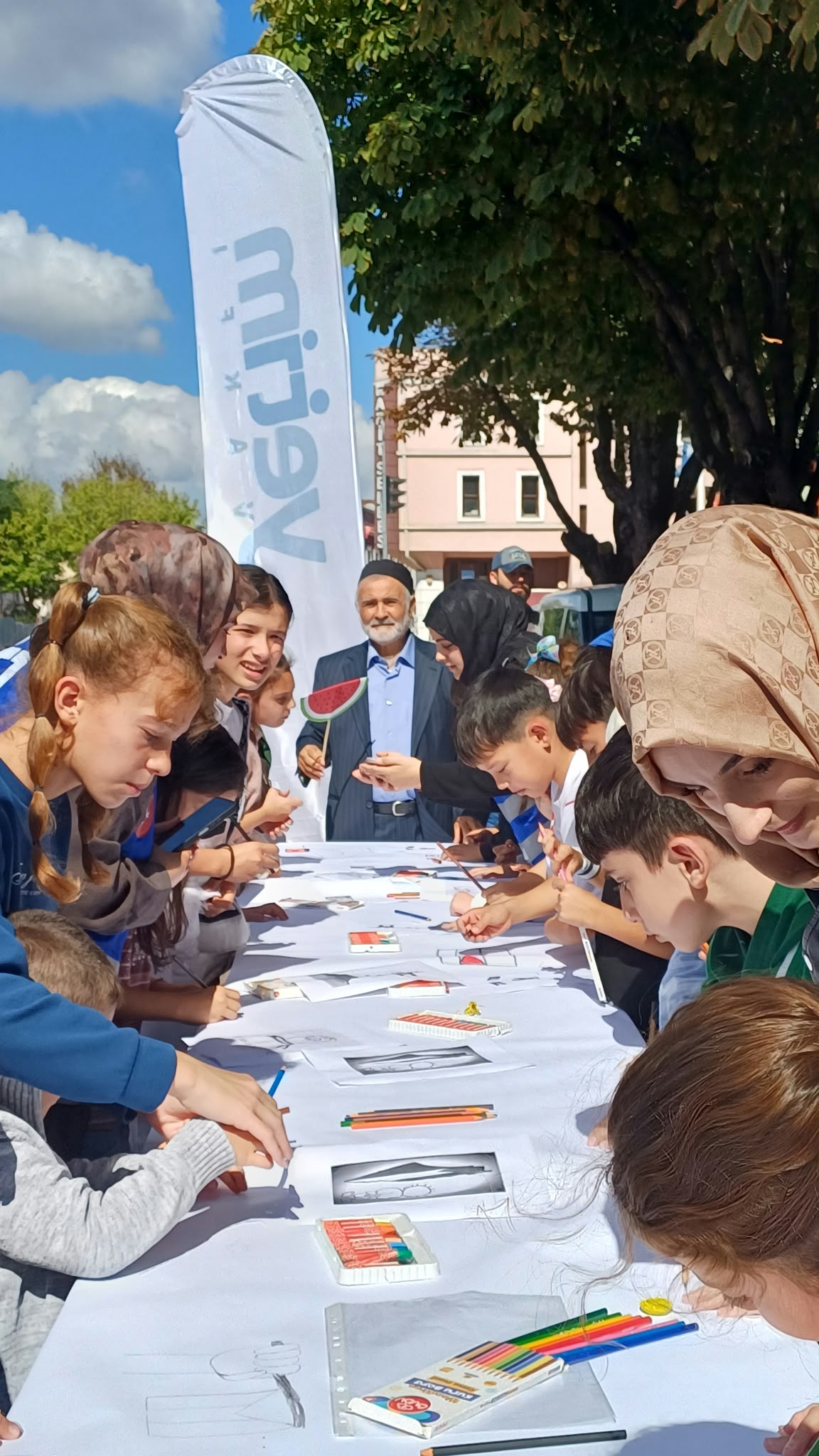 SAKARYA’DA YÜREKLER FİLİSTİN İÇİN ÇİZDİ: