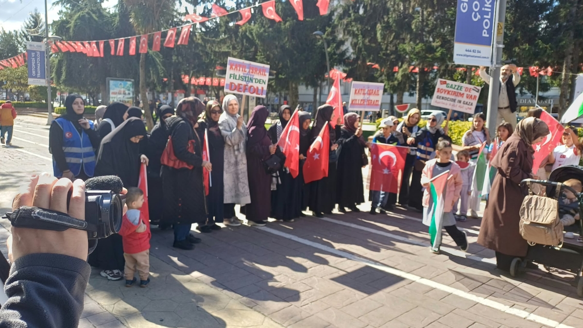 SAKARYA’DA YÜREKLER FİLİSTİN İÇİN ÇİZDİ: