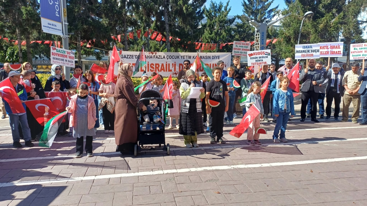 SAKARYA’DA YÜREKLER FİLİSTİN İÇİN ÇİZDİ: