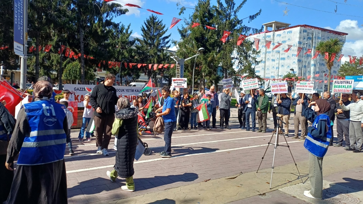 SAKARYA’DA YÜREKLER FİLİSTİN İÇİN ÇİZDİ: