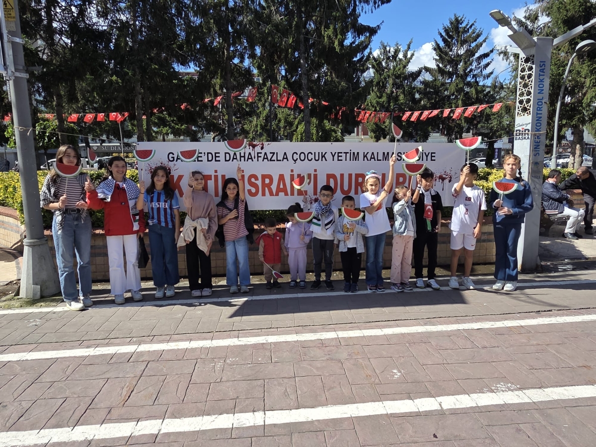 SAKARYA’DA YÜREKLER FİLİSTİN İÇİN ÇİZDİ: