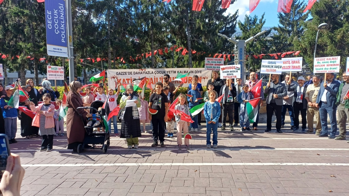 SAKARYA’DA YÜREKLER FİLİSTİN İÇİN ÇİZDİ: