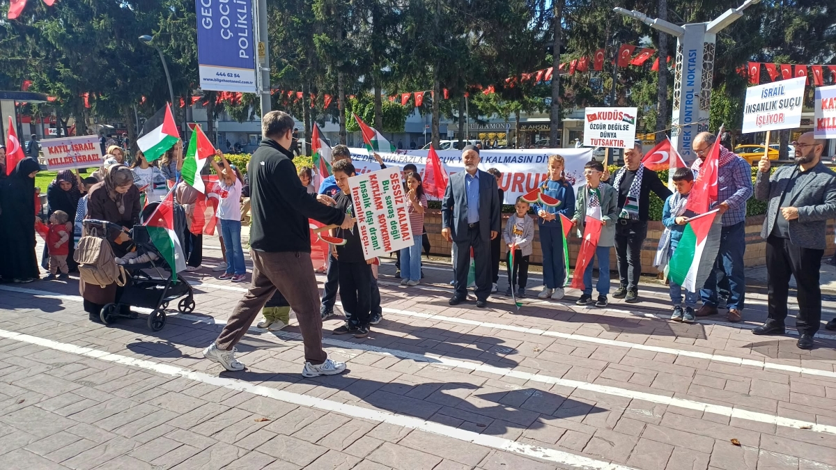 SAKARYA’DA YÜREKLER FİLİSTİN İÇİN ÇİZDİ: