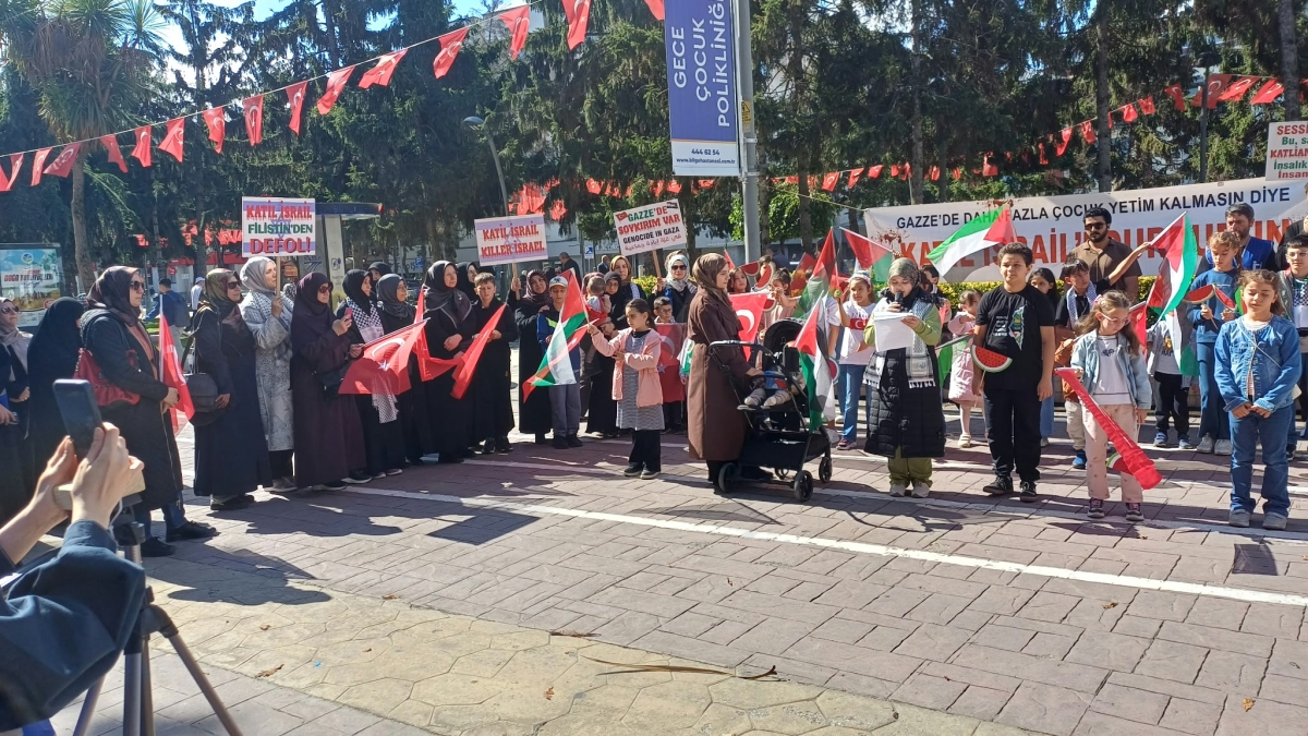 SAKARYA’DA YÜREKLER FİLİSTİN İÇİN ÇİZDİ: