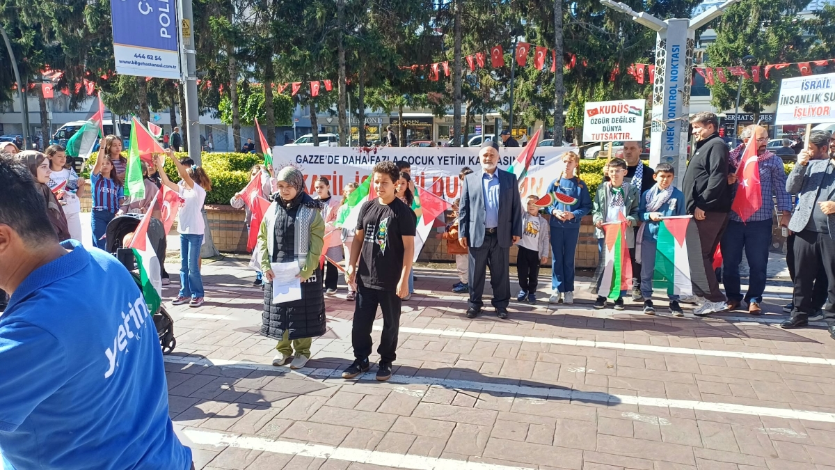 SAKARYA’DA YÜREKLER FİLİSTİN İÇİN ÇİZDİ: