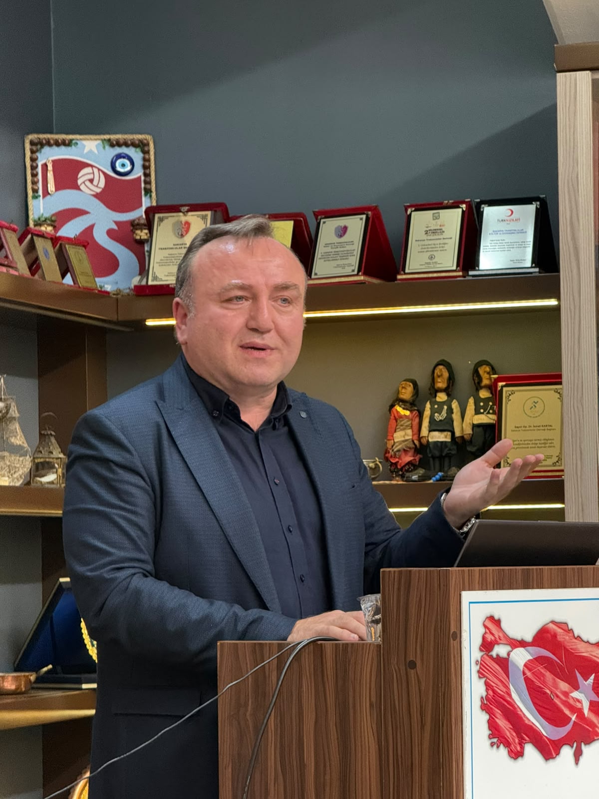 Sakarya’da Güç Birliği: Girişimci Trabzonlular Platformu Kuruldu! Sakarya’da yaşayan Trabzonlu iş insanları, sanayiciler, esnaflar ve farklı sektörlerden girişimciler aynı çatı altında buluştu. “Sakarya’da Daha Güçlü Yarınlar