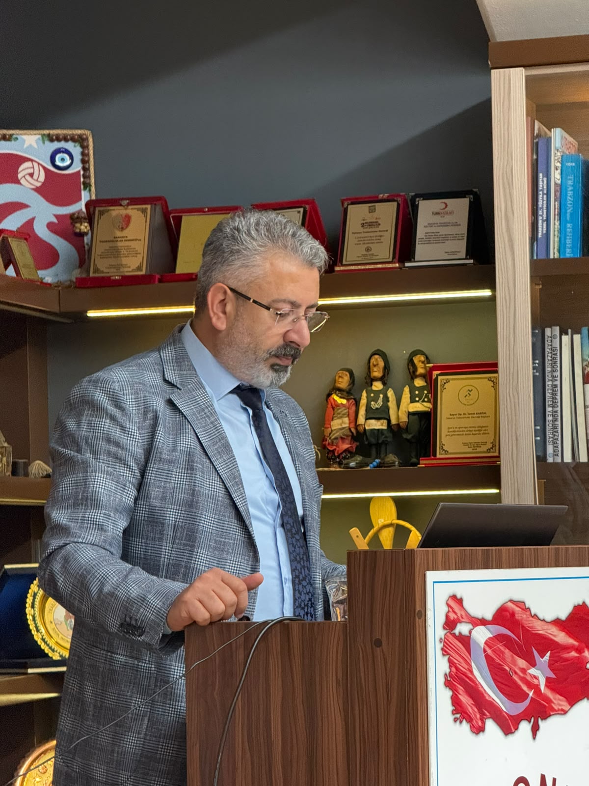 Sakarya’da Güç Birliği: Girişimci Trabzonlular Platformu Kuruldu! Sakarya’da yaşayan Trabzonlu iş insanları, sanayiciler, esnaflar ve farklı sektörlerden girişimciler aynı çatı altında buluştu. “Sakarya’da Daha Güçlü Yarınlar