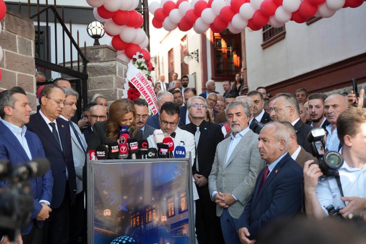 TİMBİR’İN YENİ GENEL MERKEZİ GÖRKEMLİ TÖRENLE AÇILDI: DİJİTAL MEDYADA YENİ BİR DÖNEM BAŞLIYOR!
Türk İnternet Medya Birliği (TİMBİR), dijital yayıncılıkta standartları yükseltecek ve internet medyasını tek çatı altında