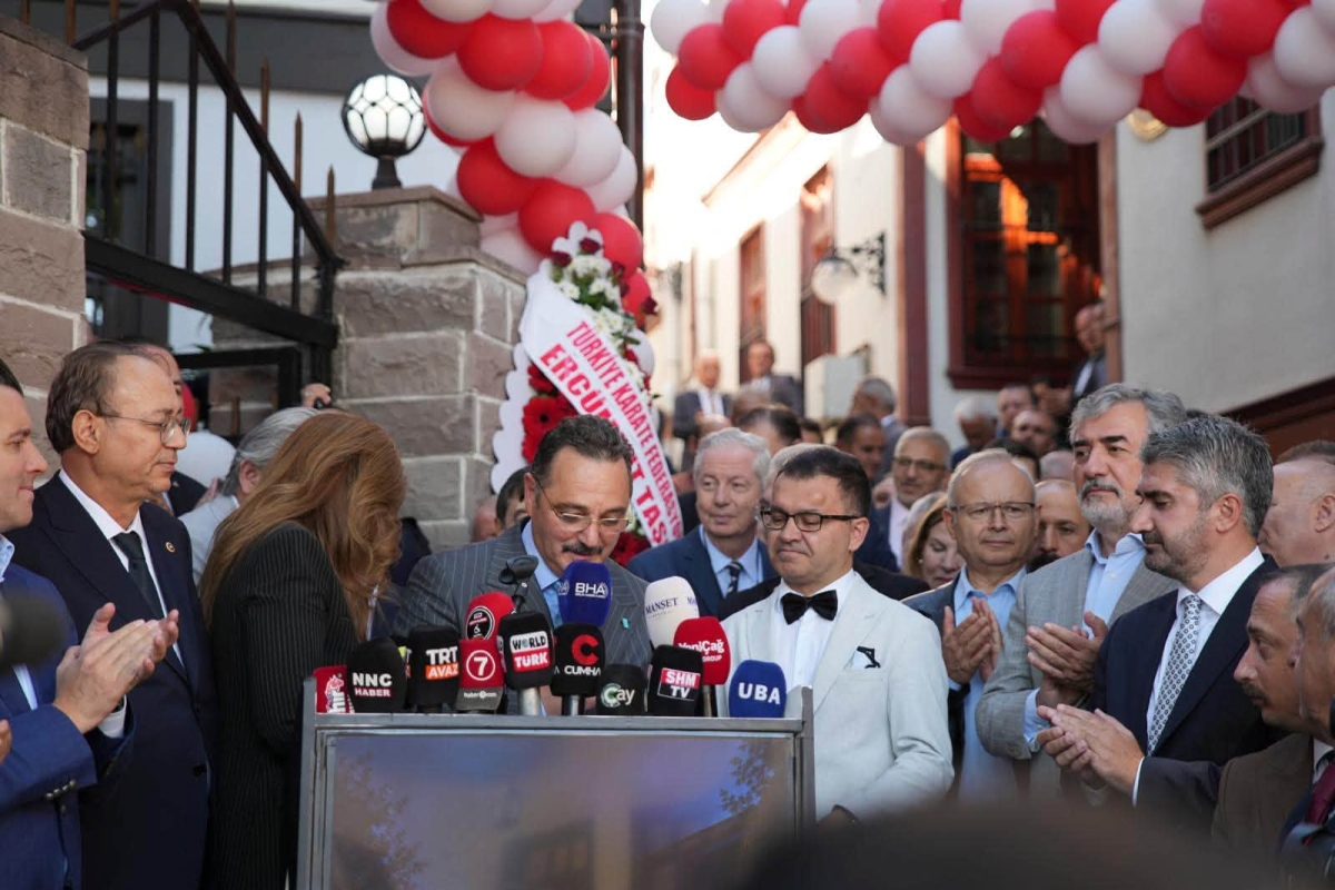 TİMBİR’İN YENİ GENEL MERKEZİ GÖRKEMLİ TÖRENLE AÇILDI: DİJİTAL MEDYADA YENİ BİR DÖNEM BAŞLIYOR!
Türk İnternet Medya Birliği (TİMBİR), dijital yayıncılıkta standartları yükseltecek ve internet medyasını tek çatı altında