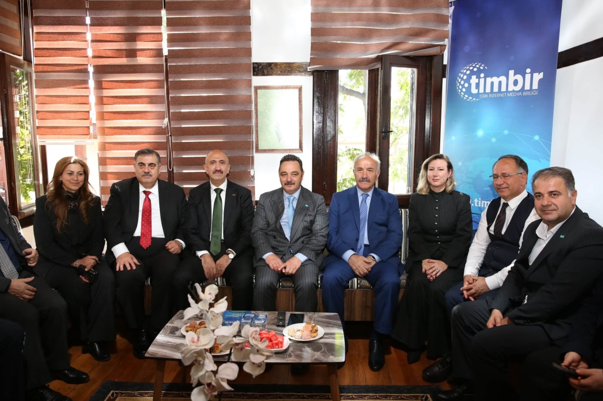 TİMBİR’İN YENİ GENEL MERKEZİ GÖRKEMLİ TÖRENLE AÇILDI: DİJİTAL MEDYADA YENİ BİR DÖNEM BAŞLIYOR!
Türk İnternet Medya Birliği (TİMBİR), dijital yayıncılıkta standartları yükseltecek ve internet medyasını tek çatı altında
