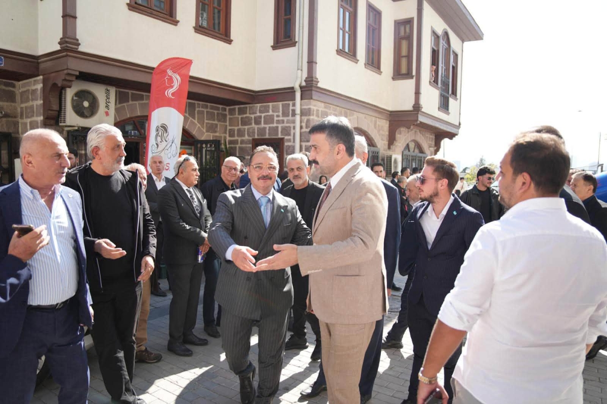 TİMBİR’İN YENİ GENEL MERKEZİ GÖRKEMLİ TÖRENLE AÇILDI: DİJİTAL MEDYADA YENİ BİR DÖNEM BAŞLIYOR!
Türk İnternet Medya Birliği (TİMBİR), dijital yayıncılıkta standartları yükseltecek ve internet medyasını tek çatı altında