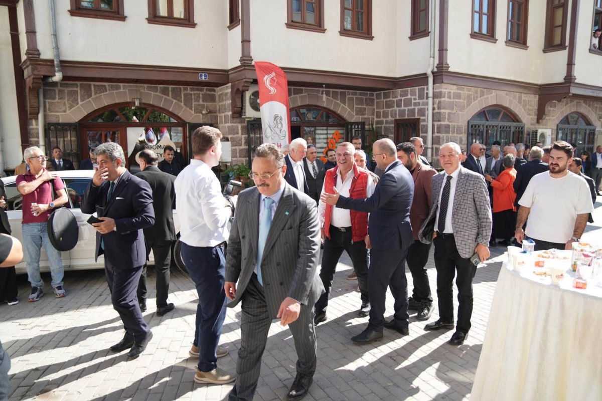 TİMBİR’İN YENİ GENEL MERKEZİ GÖRKEMLİ TÖRENLE AÇILDI: DİJİTAL MEDYADA YENİ BİR DÖNEM BAŞLIYOR!
Türk İnternet Medya Birliği (TİMBİR), dijital yayıncılıkta standartları yükseltecek ve internet medyasını tek çatı altında