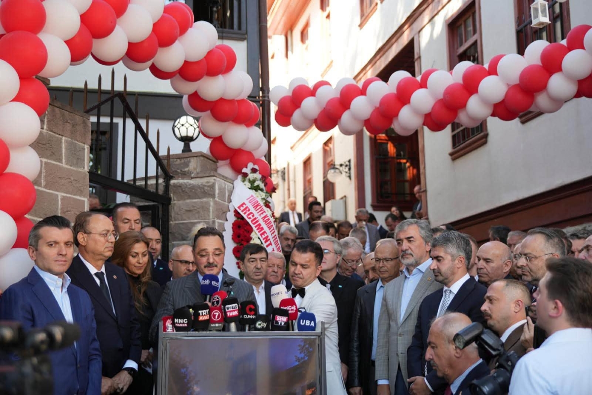 TİMBİR’İN YENİ GENEL MERKEZİ GÖRKEMLİ TÖRENLE AÇILDI: DİJİTAL MEDYADA YENİ BİR DÖNEM BAŞLIYOR!
Türk İnternet Medya Birliği (TİMBİR), dijital yayıncılıkta standartları yükseltecek ve internet medyasını tek çatı altında