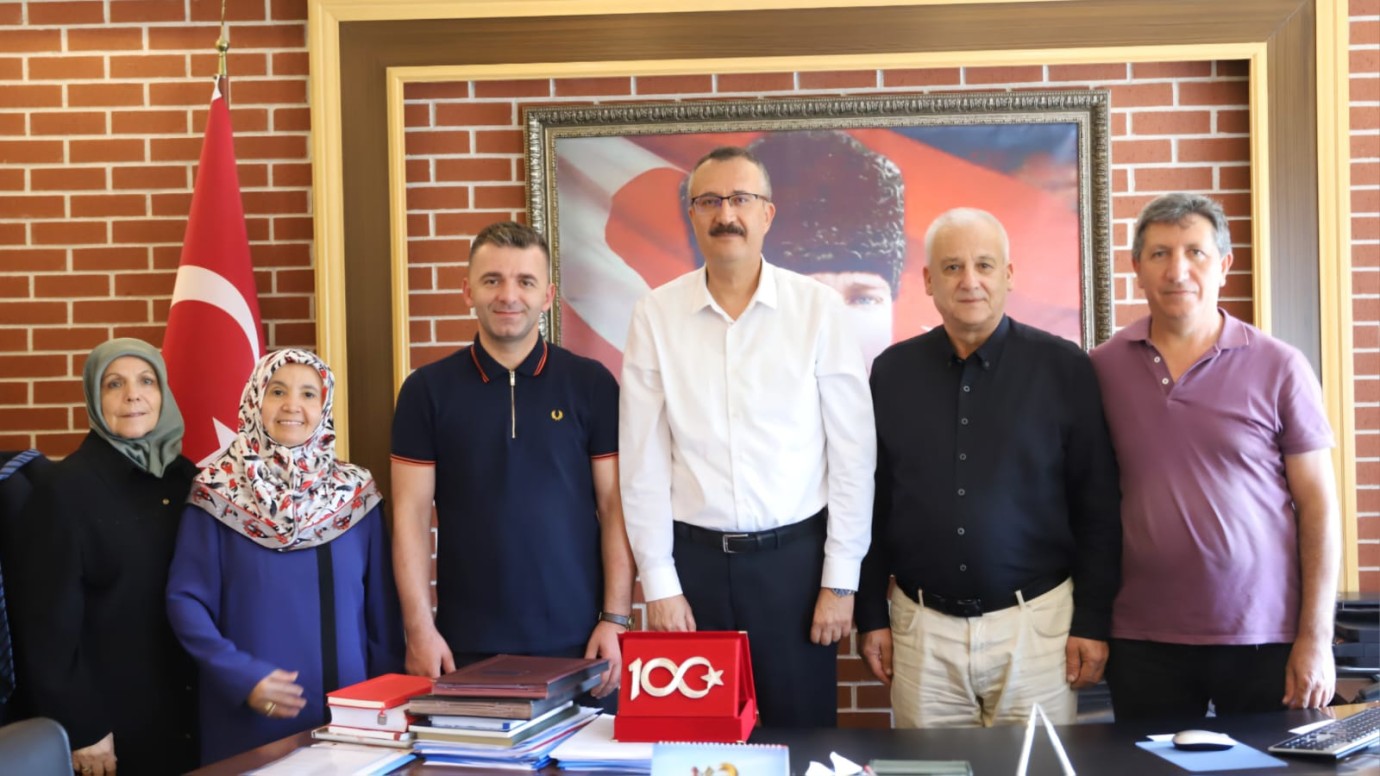AK Parti Adapazarı İlçe Yönetimi Tarım ve Orman Müdürü'nü ziyaret etti