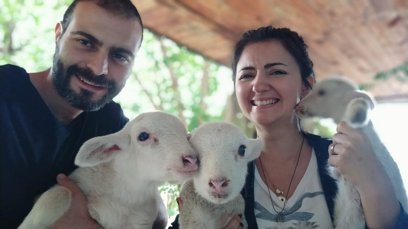 Şehirden Köye Göç; Gizem ve Kaan Atakan çiftinin Sapanca ziyareti gündem oldu.