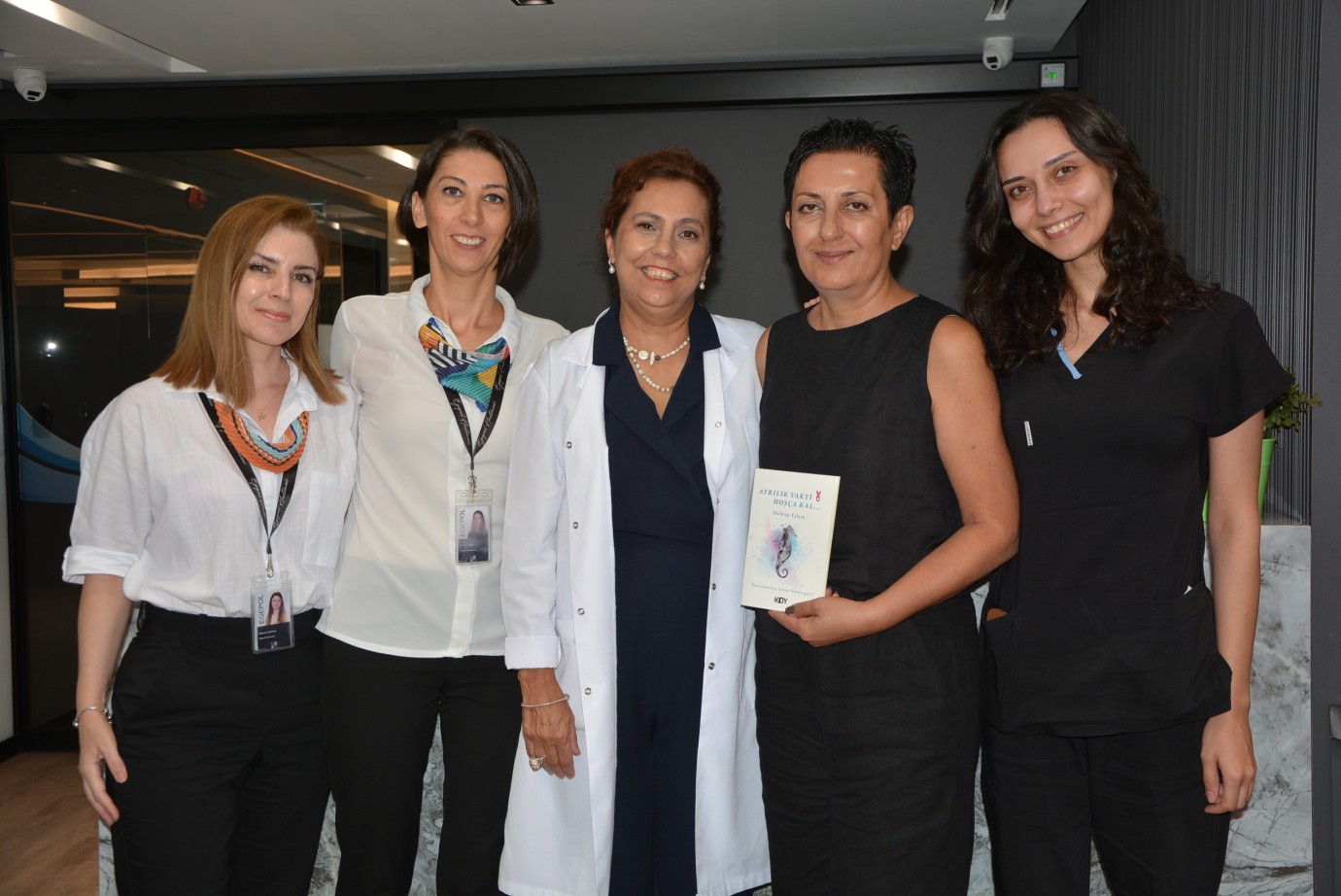 Yazar Mehtap YALÇIN;  Kanser Tedavisinde Yanında Olan Doktorları İçin Kitap Yazdı