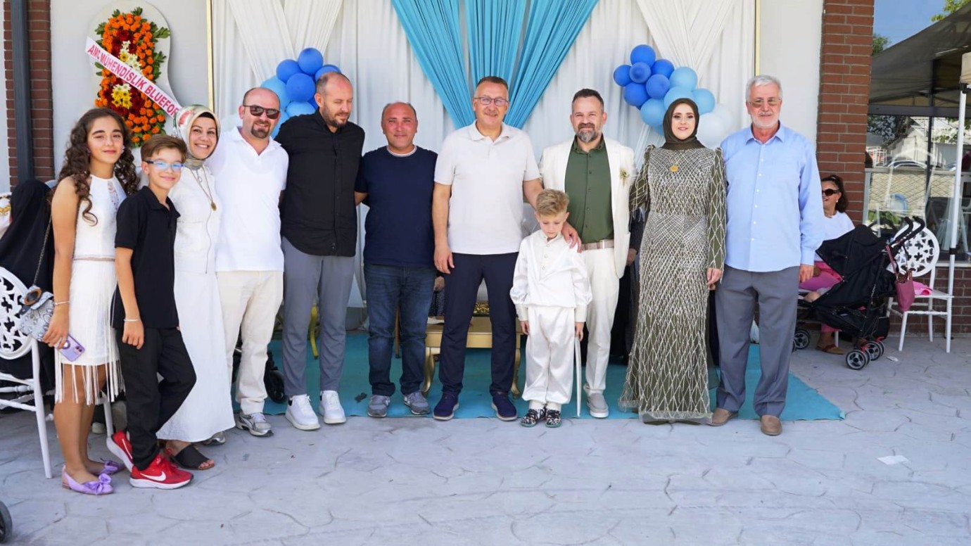 Budaklar Mahallesi sakinlerinden Gökhan ve Sema Gür çiftinin oğulları Hamza Gür Dernekkırı Milletevi’nde düzenlenen sünnet cemiyetiyle delikanlı oldu.