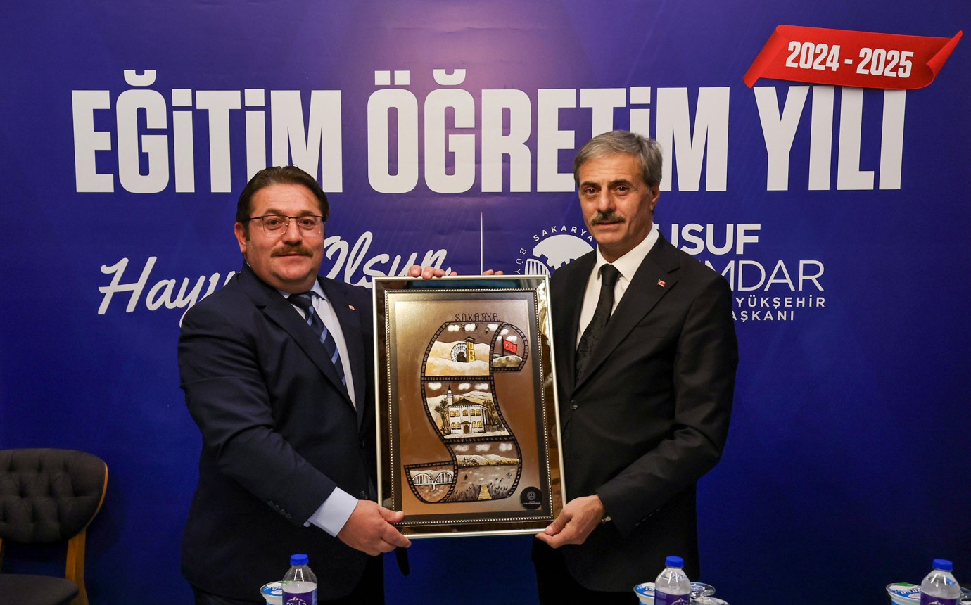 Sakarya Büyükşehir Belediye Başkanı Yusuf Alemdar, yeni eğitim öğretim yılı dolayısıyla Sakarya eğitim ailesini Ormanpark’ta ağırladı.