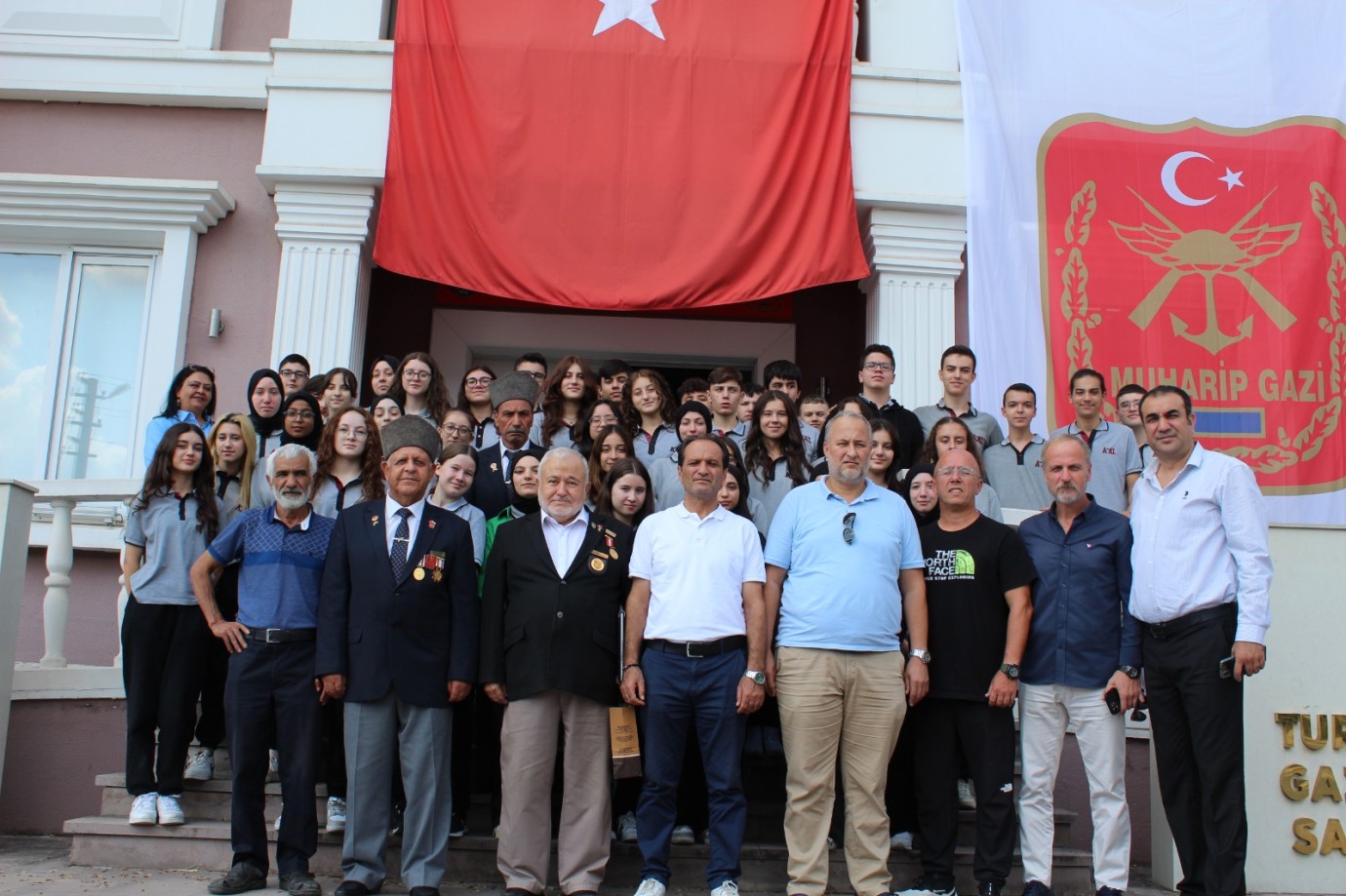 Atatürk Anadolu Lisesinden Anlamlı Ziyaret…