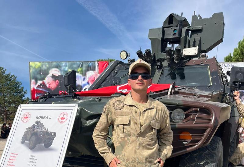 Anıl Demir yemin etti, Ailesi gururla yanındaydı. Bilecik 9. Alay Jandarma Er Eğitim Komutanlığı'nda duygusal anlar yaşandı 