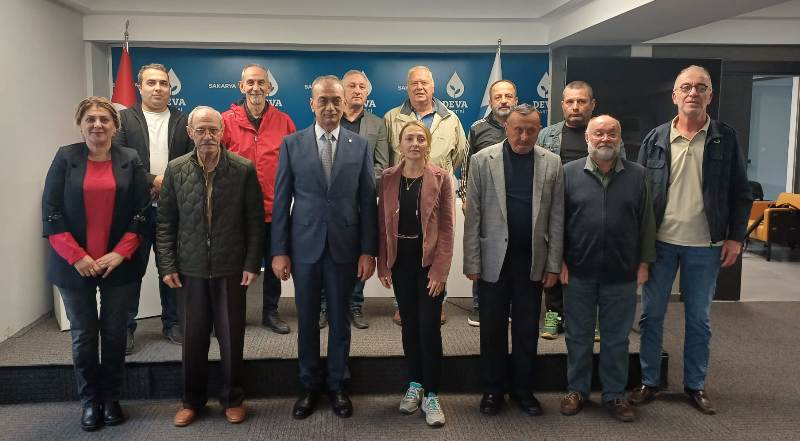 Birleşik Emekliler Sendikası Adapazarı Şube Başkanı Ayşegül Önal, sendikaların tanıtımı ve emeklilerin hak mücadelesini güçlendirmek amacıyla siyasi partilere yönelik ziyaretlerine bu hafta itibarıyla başladıklarını duyurdu.