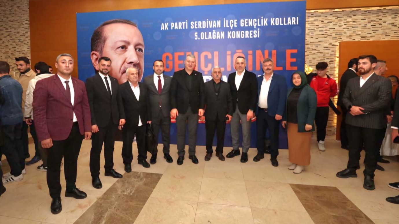 Mehmet Durak; AK Parti Serdivan İlçe Gençlik Kolları 5. Olağan Kongresine katıldı