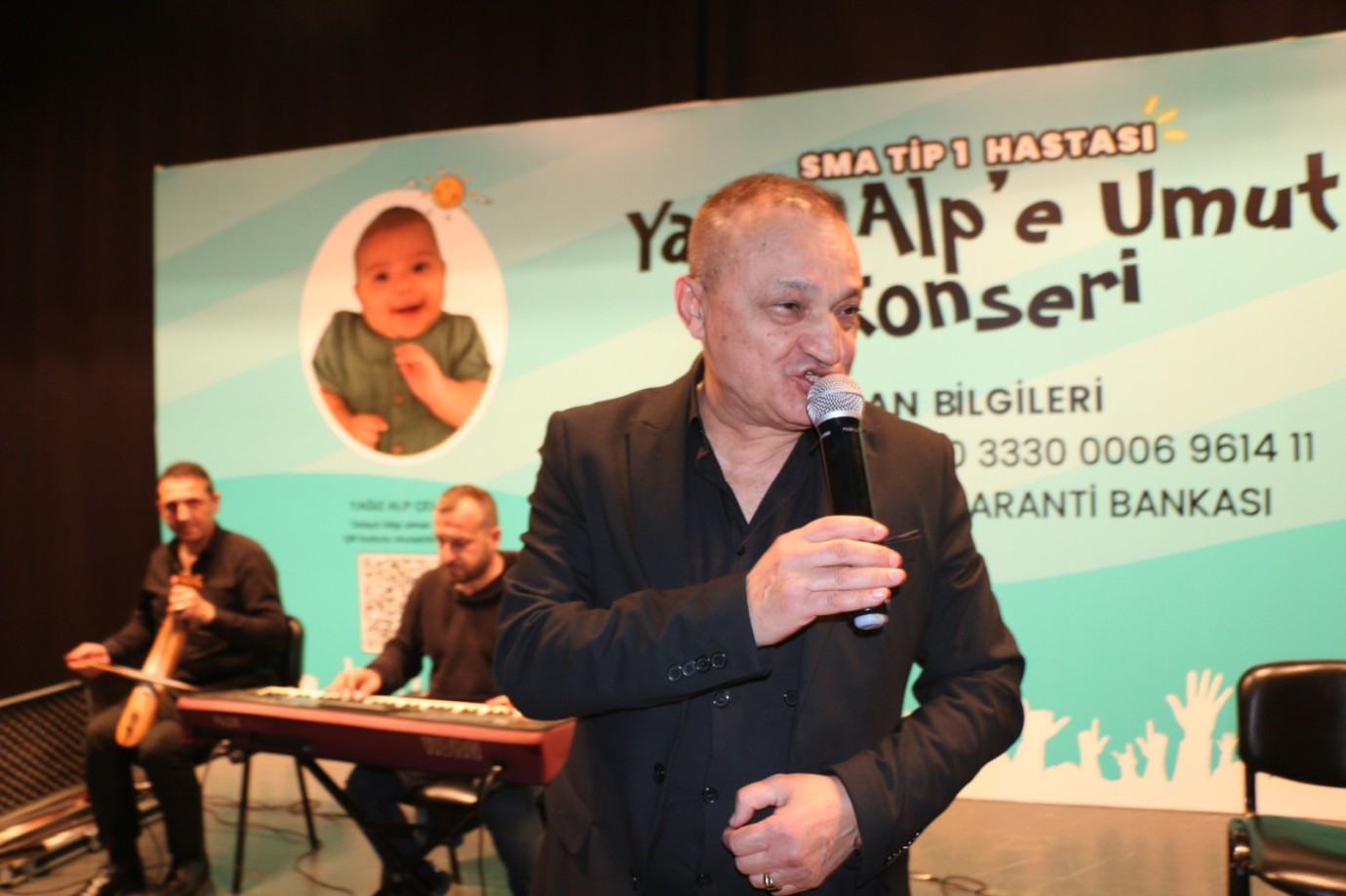 Umut Konseri'nde Coşku Tavan! Kont Adnan Yılmaz ve Diğer Sanatçılar Yağız Alp İçin Bir Araya Geldi