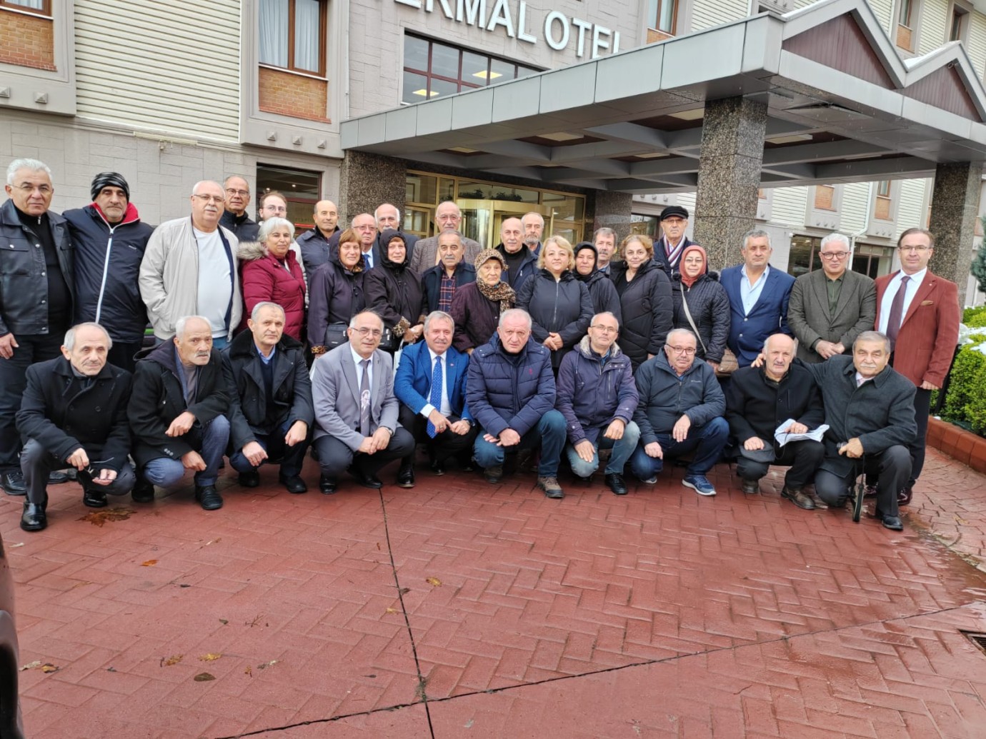 Arifiye Öğretmen Okulları Derneği ile mezunların İstanbul ve Sakarya grubunun organize ettiği 24 Kasım Öğretmenler günü buluşması Akyazı Kuzuluk Termal Otel Restoranda gerçekleşti. 