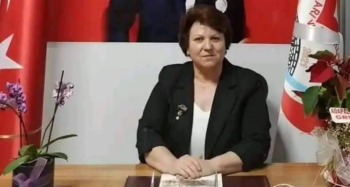 SASÇED Sakarya Sağlık Çalışanları Ve Emeklileri Derneği Başkanı Mahmure ÇOLAK 2025 Yılı Kutlama Mesajı yayımladı.