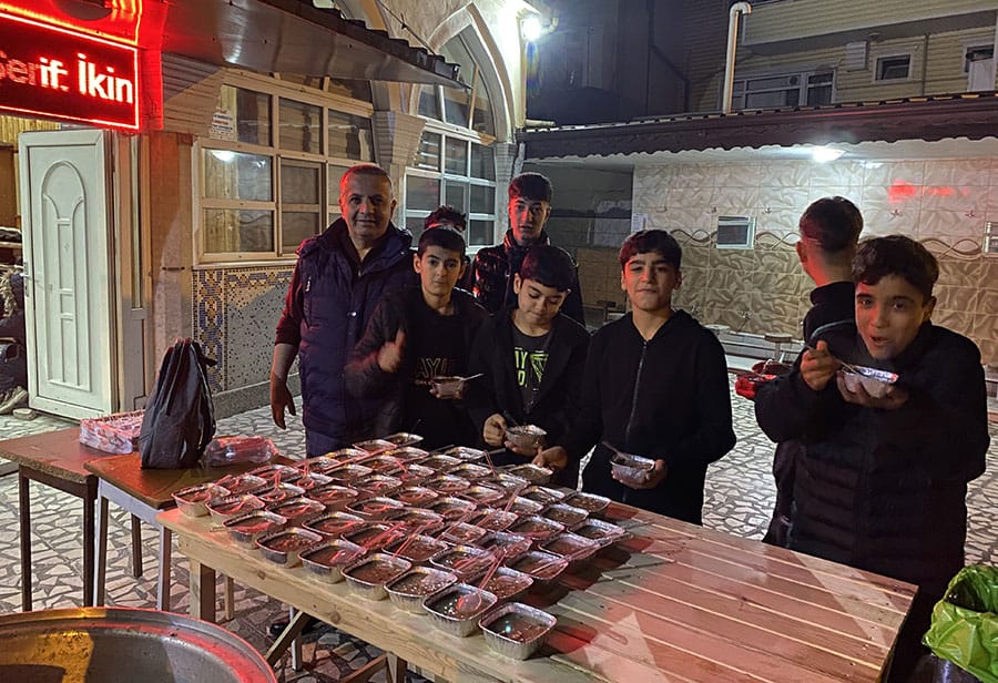 Gönül Elçileri Derneği’nden Miraç Kandilinde aşure ikramı