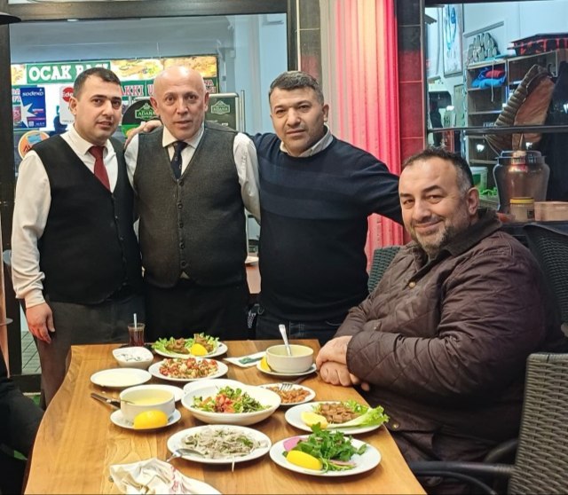 Lezzet ve dostluğun buluşma noktası; Hakkı Usta’nın Adana Sofrası’nda özel ziyaret
