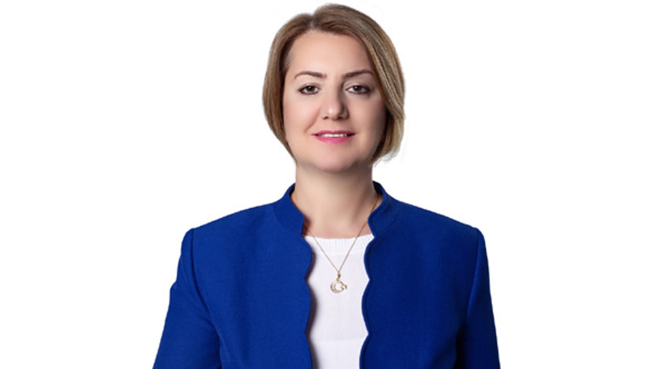 Oya Arapoğlu'ndan Başkan Şahin'e Eleştiri: 